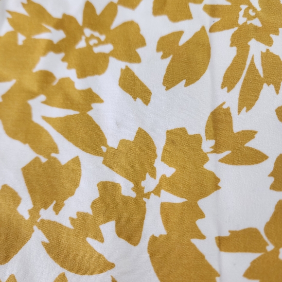 LOFT Mustard and White Floral Pencil Skirt, Size 4 - Picture 6 of 6